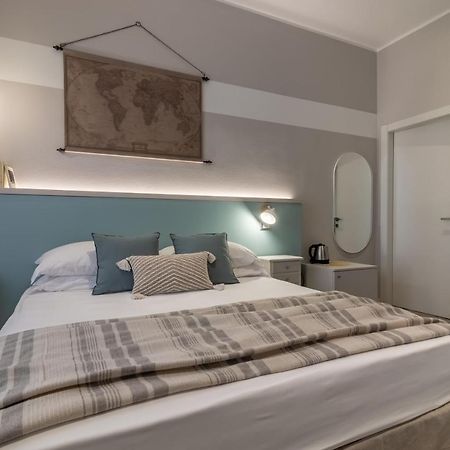 Aquamarina Hotel Специя Екстериор снимка